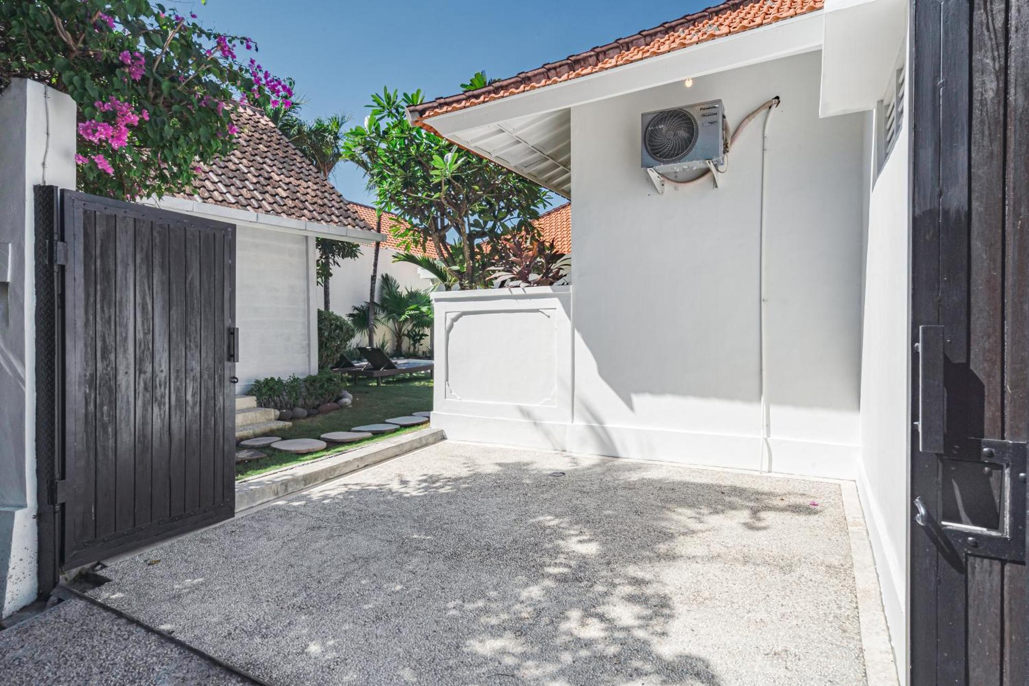 Green Garden Seminyak Villa Exterior foto