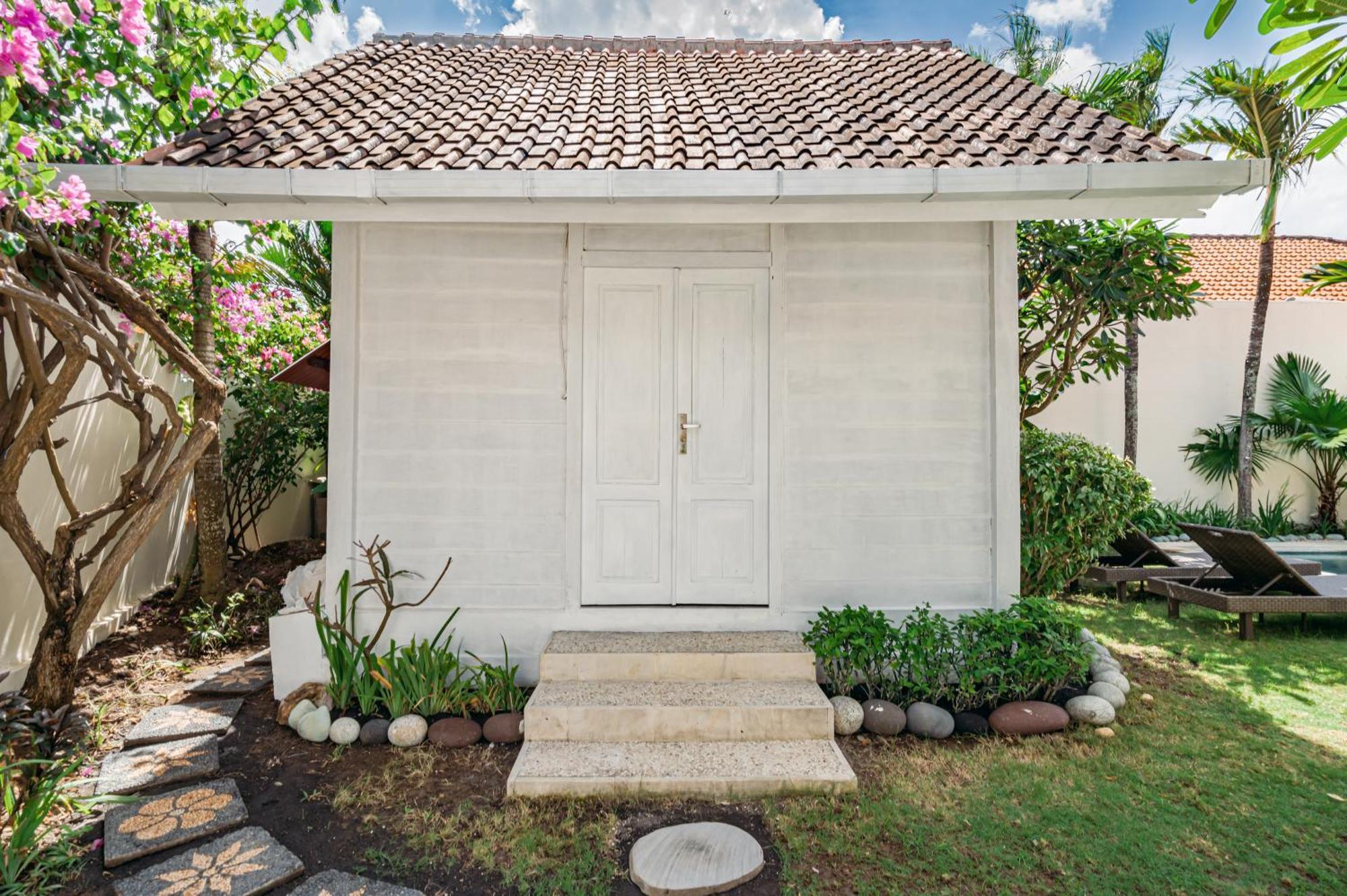 Green Garden Seminyak Villa Exterior foto
